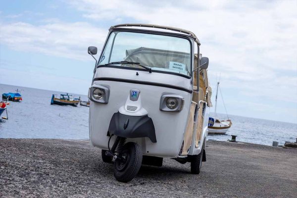 tuk-tuk-madeira-island-camara-de-lobos-11