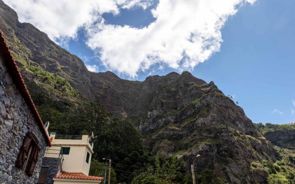 tuk-tuk-madeira-island-nuns-valley-000