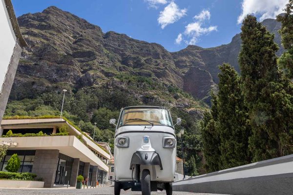 tuk-tuk-madeira-island-nuns-valley-0003