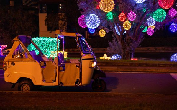 tuk-tuk-madeira-island-xmas-lights-01